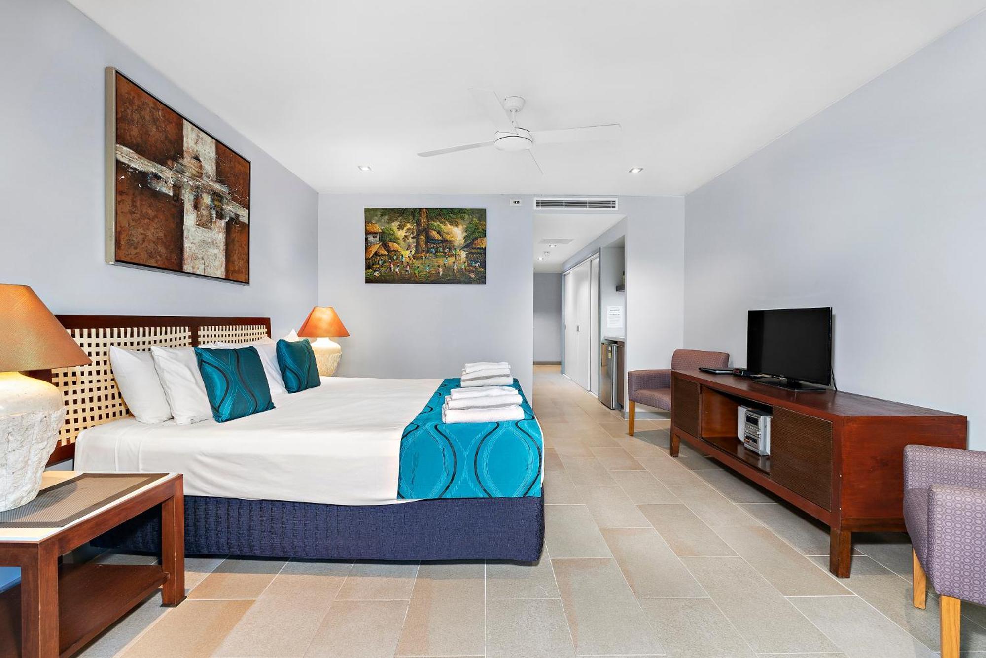 Private Apartments In The Temple Beachfront Resort Palm Cove Oda fotoğraf