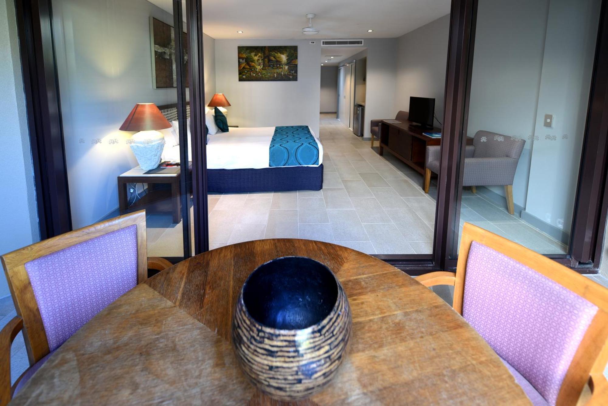 Private Apartments In The Temple Beachfront Resort Palm Cove Oda fotoğraf