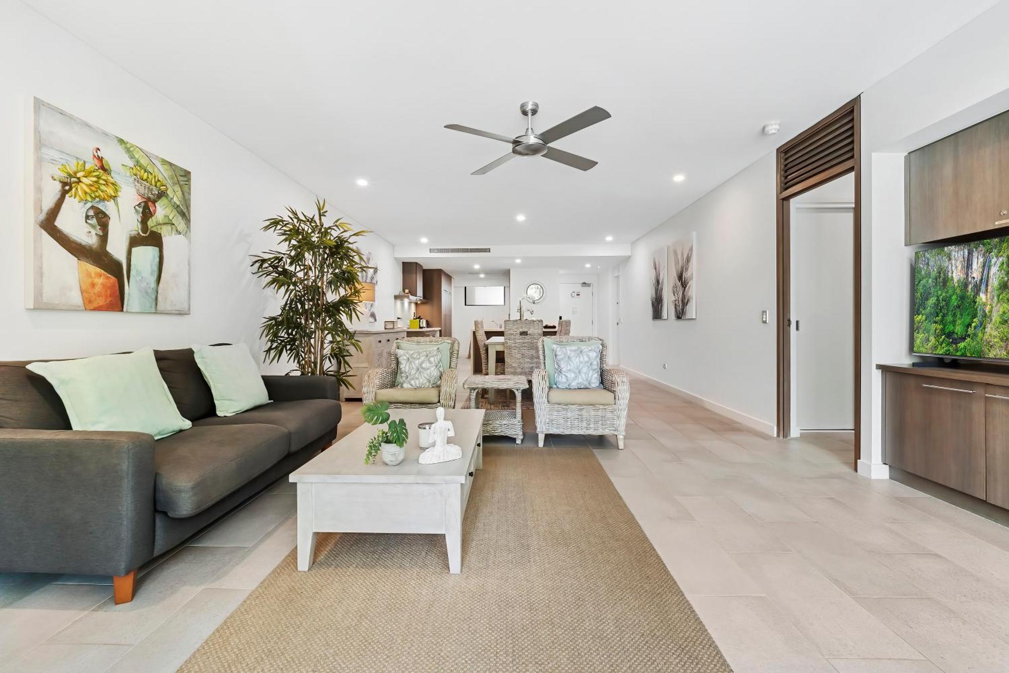 Private Apartments In The Temple Beachfront Resort Palm Cove Oda fotoğraf
