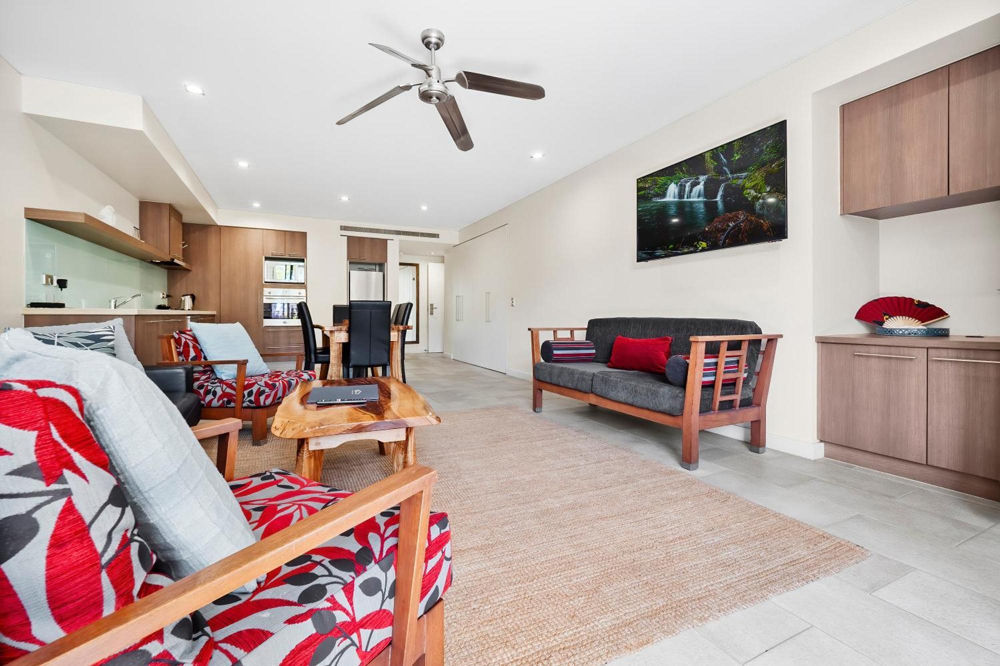 Private Apartments In The Temple Beachfront Resort Palm Cove Oda fotoğraf