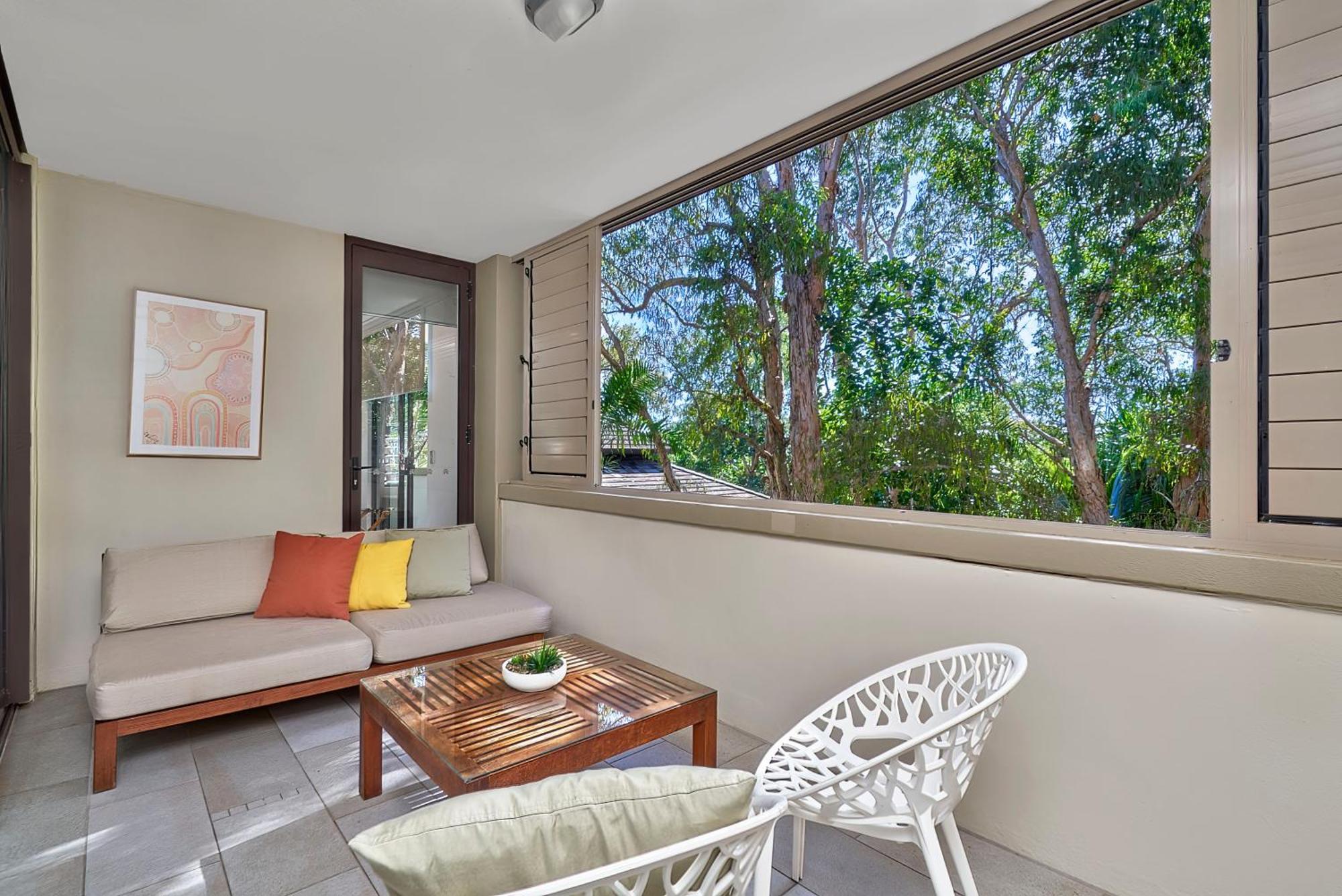 Private Apartments In The Temple Beachfront Resort Palm Cove Oda fotoğraf